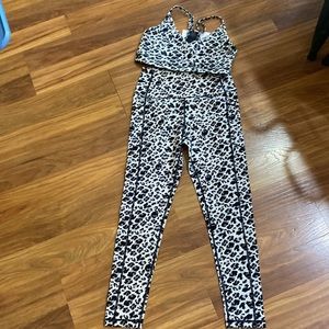 Brand NEW ZYIA snow leopard print brilliant leggings and mesh bra